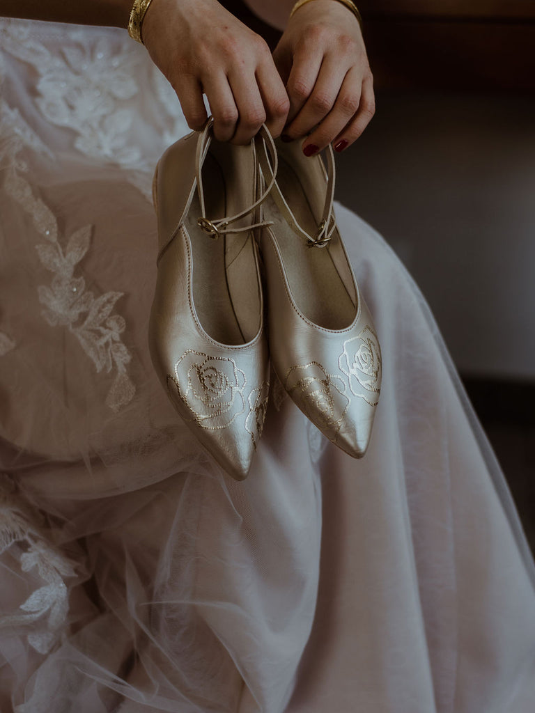 Bridal handmade shoes Montreal Canada leather gold flowers 